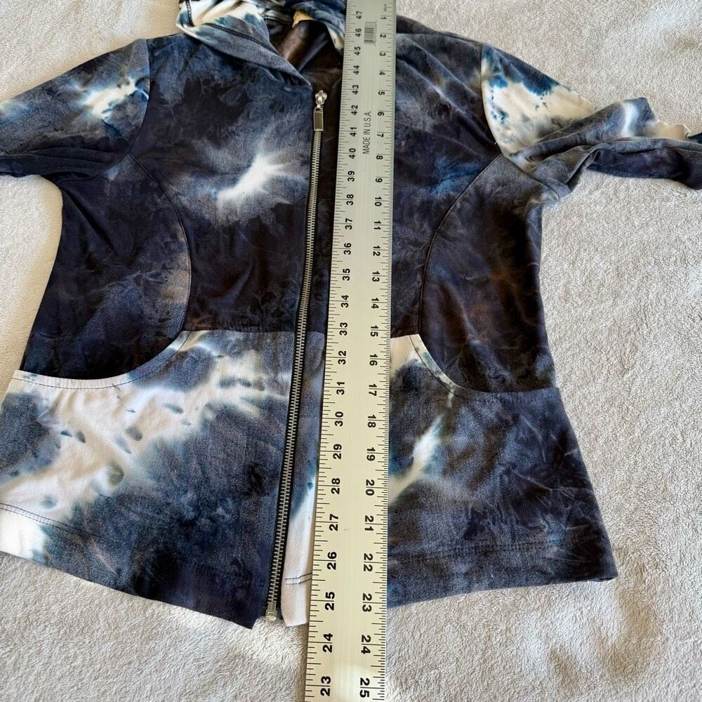 Kristin Crenshaw Black and White Tie Dye Lightweight Zip Up Hoodie - Picture 10 of 11